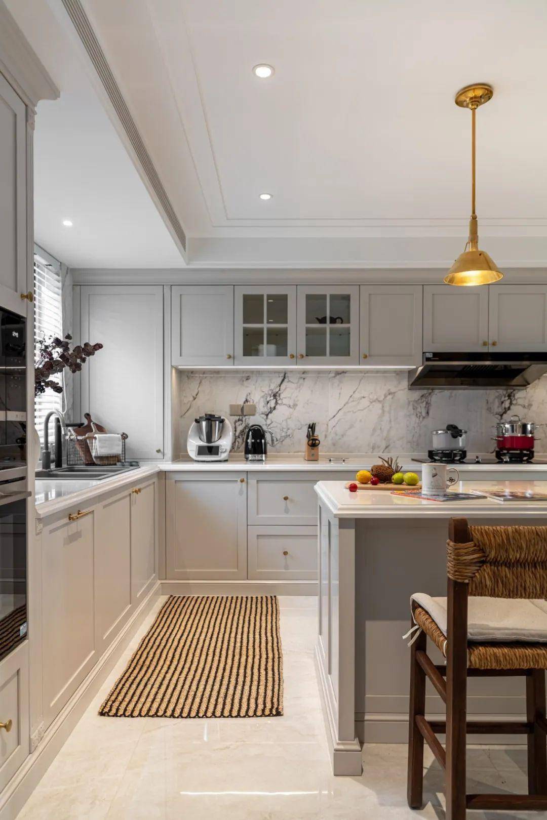 kaiyun入口：200㎡美式风叠拼别墅古典与现代融合交织的雅奢美宅(图13)