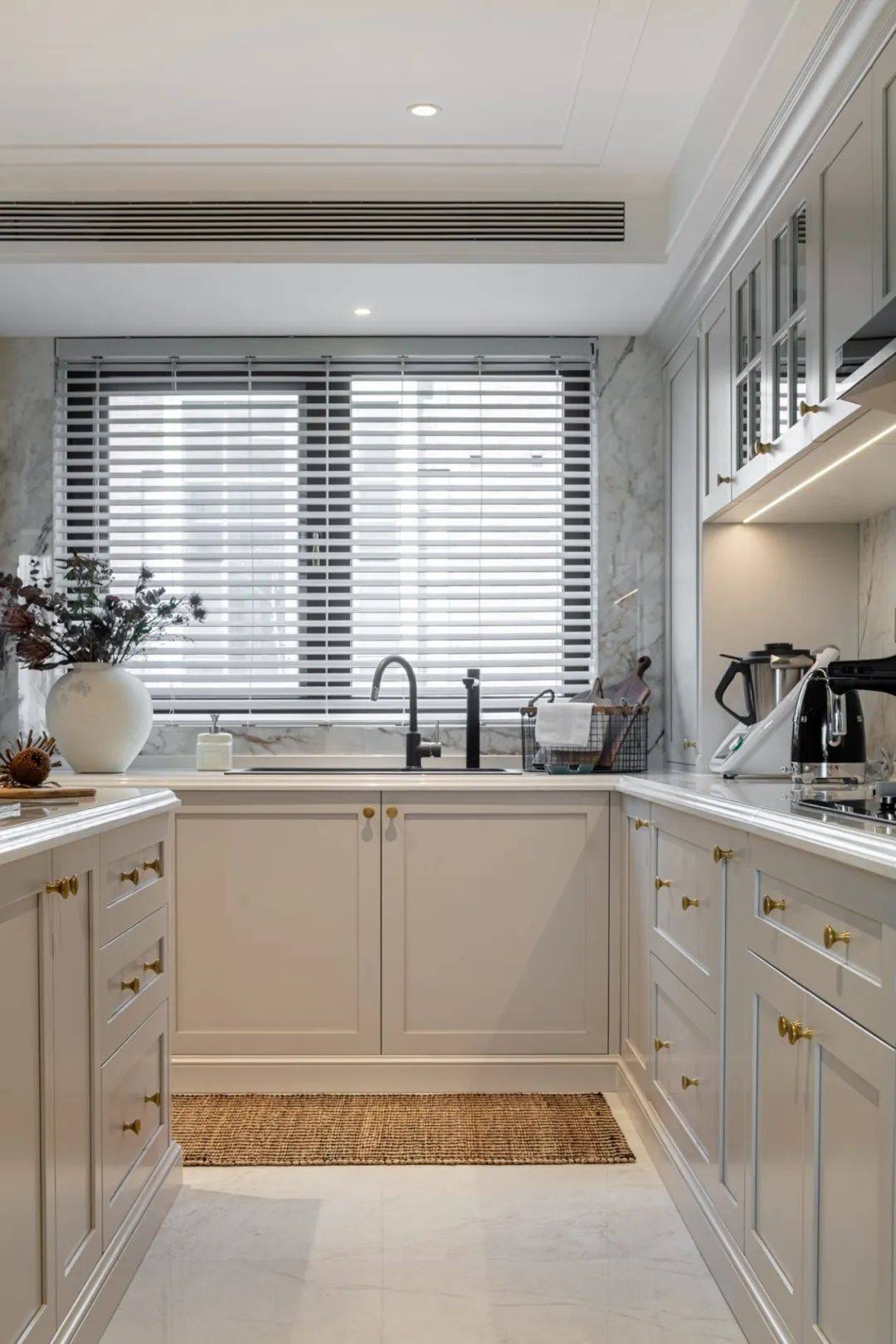 kaiyun入口：200㎡美式风叠拼别墅古典与现代融合交织的雅奢美宅(图15)