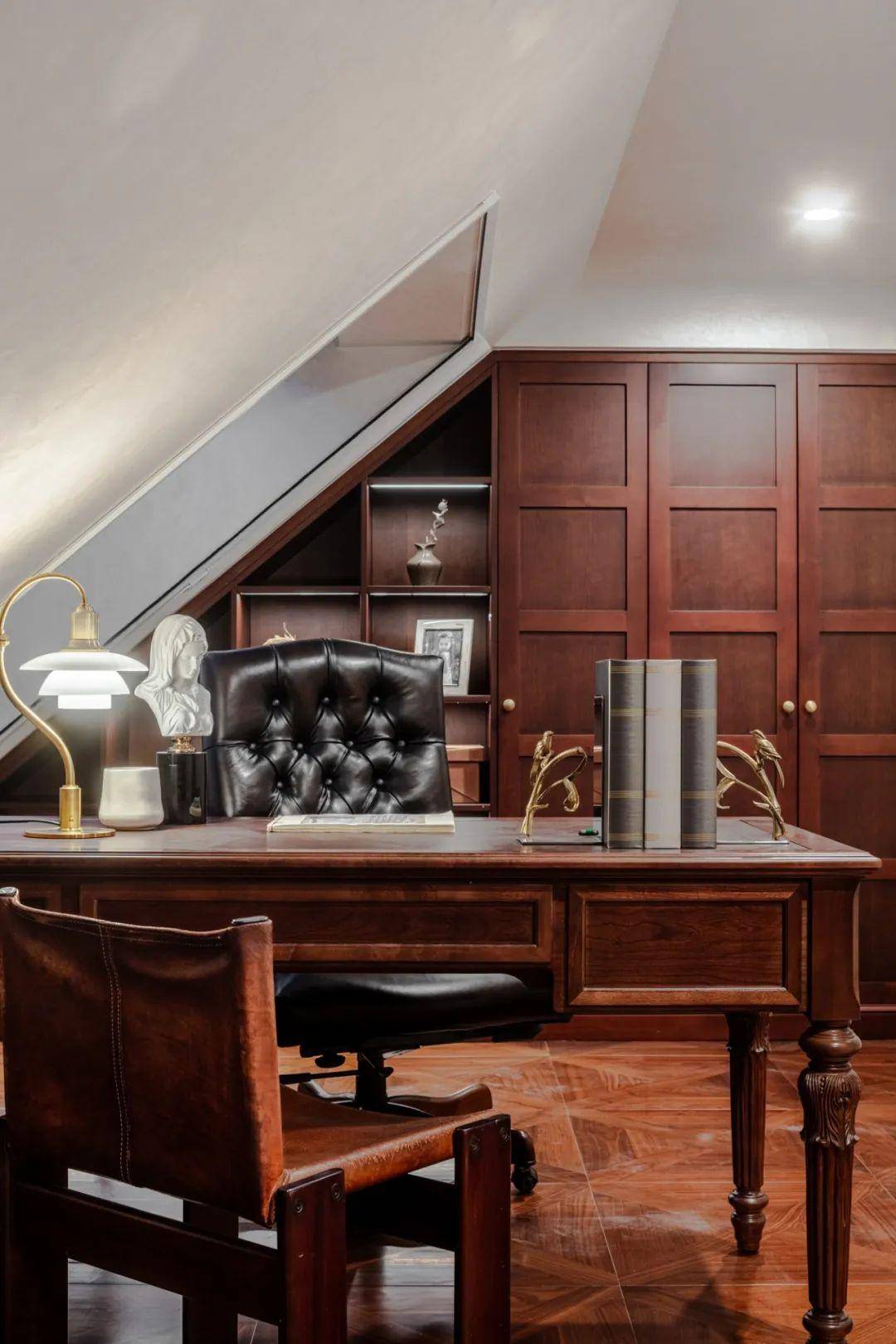 kaiyun入口：200㎡美式风叠拼别墅古典与现代融合交织的雅奢美宅(图31)