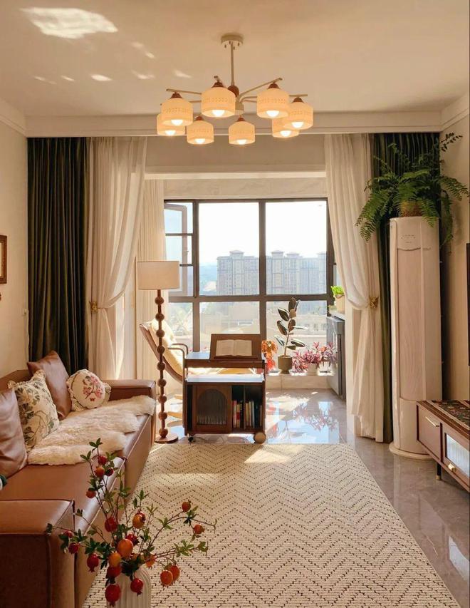 kaiyun网站：微微的法式风格给整个空间增加了一丝浪漫、高级感！(图4)