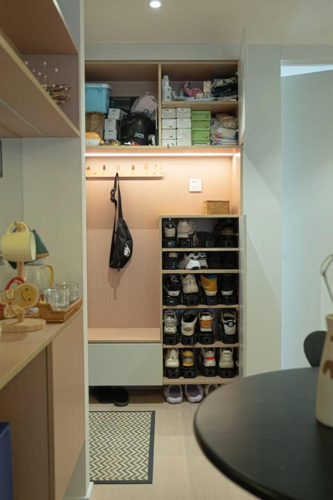 81㎡奶油风小家白天一居室晚上秒变三居室这设计太赞了！(图4)