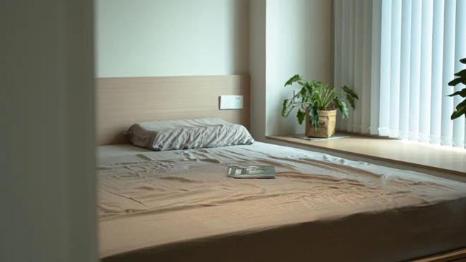 81㎡奶油风小家白天一居室晚上秒变三居室这设计太赞了！(图6)