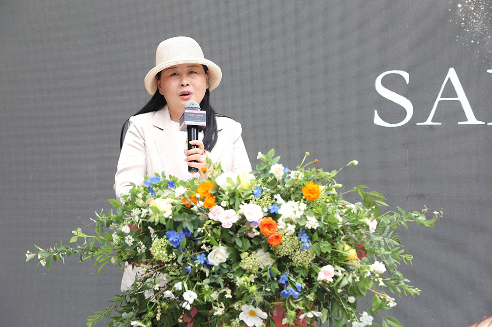 kaiyun入口：2023中芬设计时尚发布会现场TimelessDesign永不褪色的设计品牌生命力的能量场(图3)