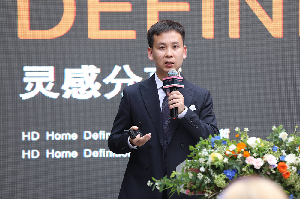 kaiyun入口：2023中芬设计时尚发布会现场TimelessDesign永不褪色的设计品牌生命力的能量场(图5)