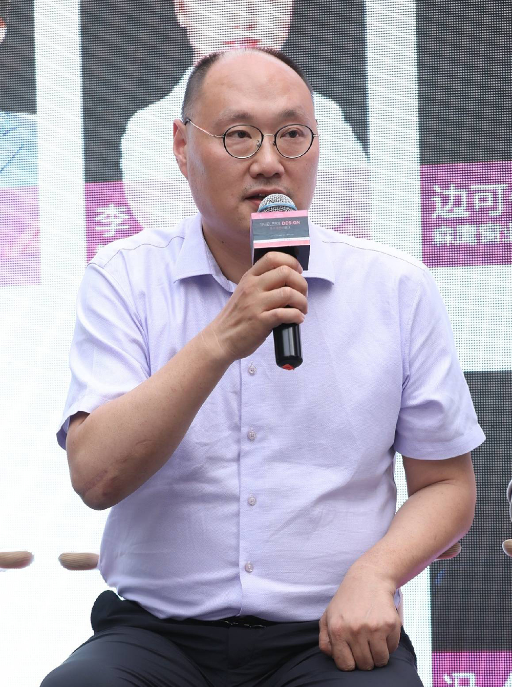 kaiyun入口：2023中芬设计时尚发布会现场TimelessDesign永不褪色的设计品牌生命力的能量场(图12)