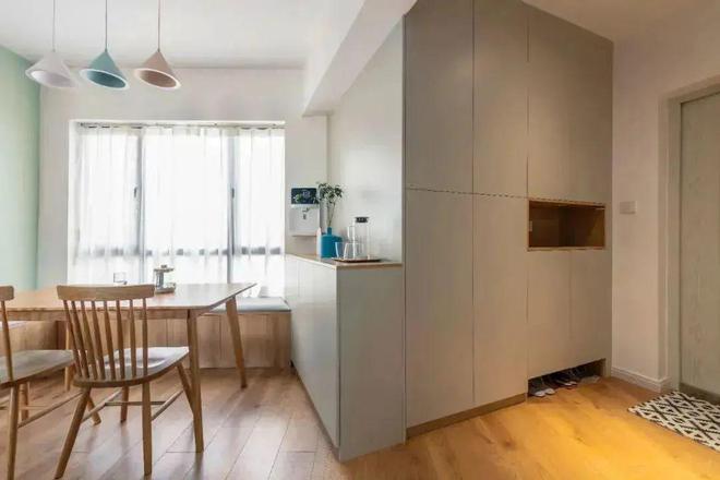 70平小户型二手房改造全屋改造成日式混搭风收纳设计太赞了！(图3)