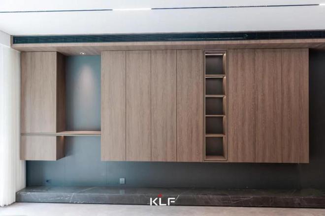 客来福全屋记｜感受150㎡意式极简空间的舒适感(图3)