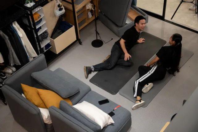 卖不动家具的宜家被中产嫌弃成了老年人的“相亲圣地”(图9)