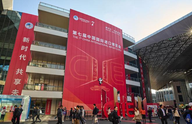 美克家居进博会双星闪耀演绎传承与创新的设计美学