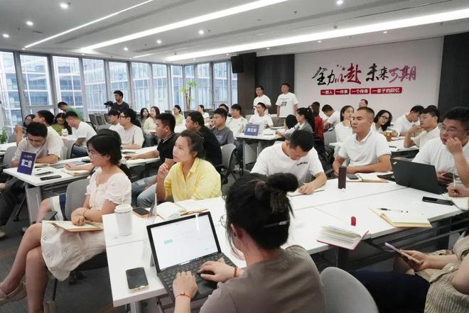 修炼内功·乘风而上米兰软装与经销商的距离更近了(图2)