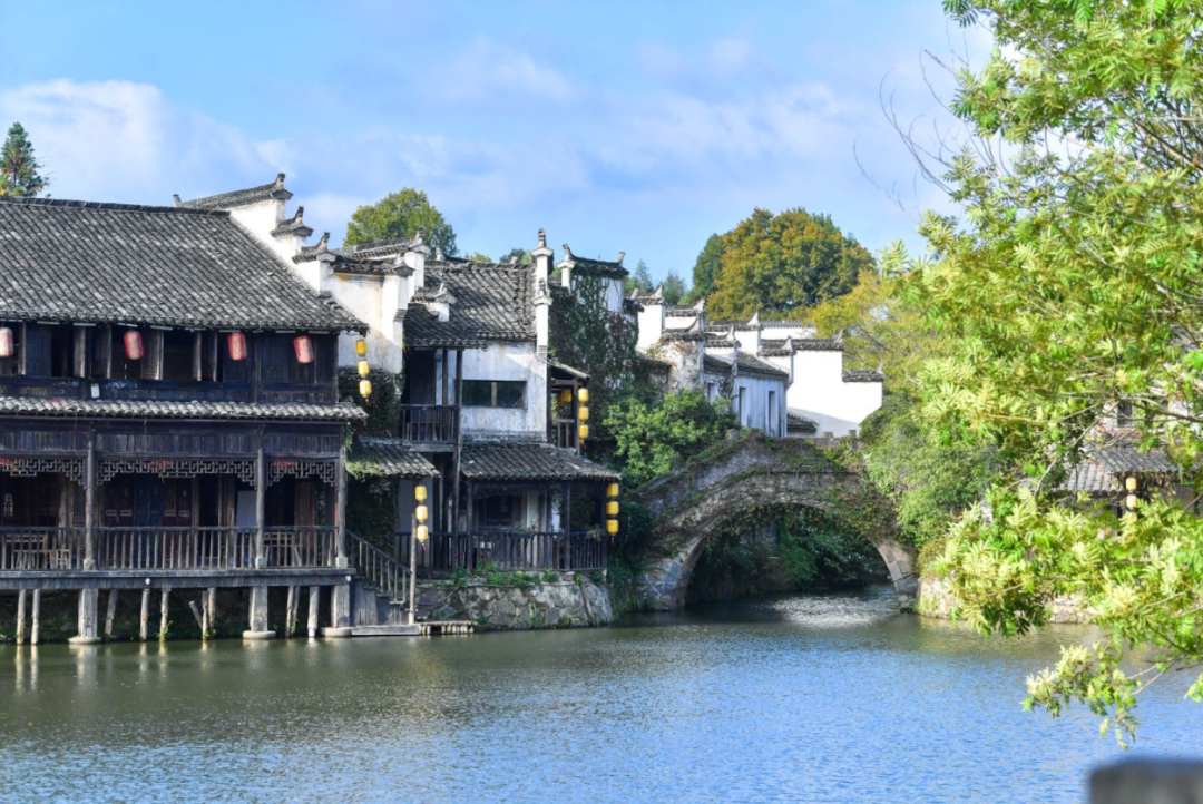 在秀里谋一件大事