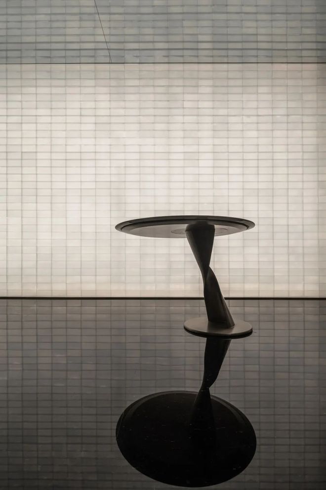 镜界探索：售楼中心的光影之旅