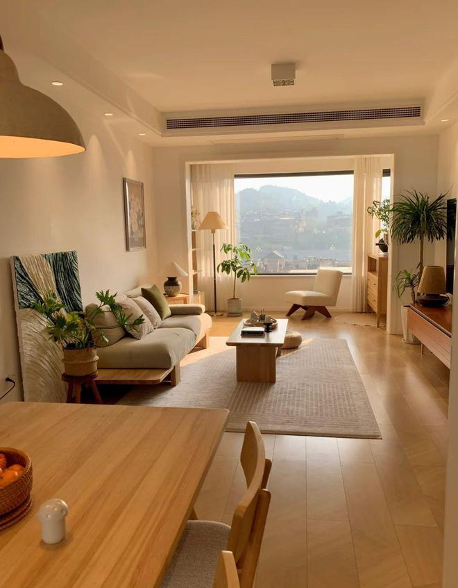 kaiyun：原木极简主义创造宁静舒适的家居空间