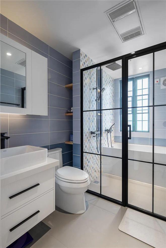 简约北欧三居室餐厅收纳柜这样设计美观与实用性能都大大增强(图3)