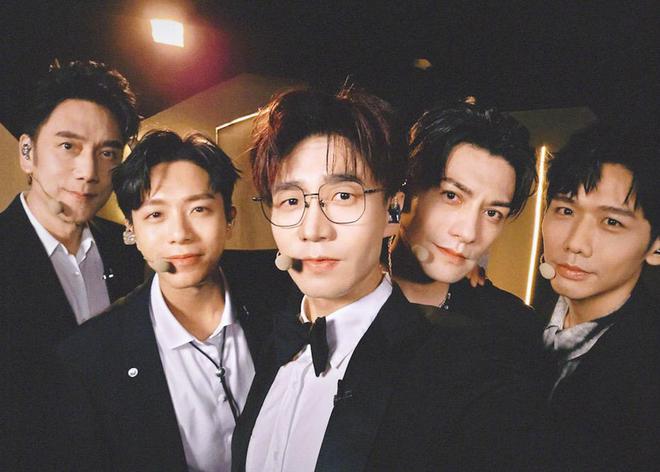 kaiyun网站：《披哥》听懂严屹宽对胡夏的评价才明白王铮亮为什么输给李克勤(图26)