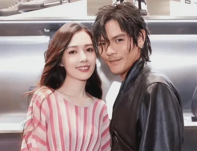 16天仅百万票房！向佐回应频繁摸鼻梁游本昌道破他19年不火原因(图6)