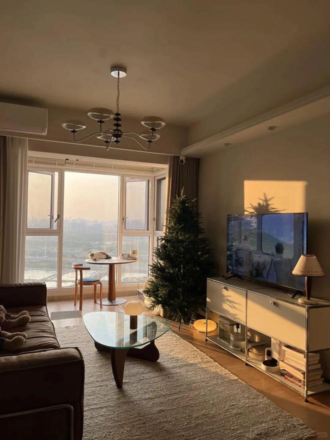 kaiyun入口：广东一女子晒出生活照不拆不改精装房光靠软装就走红网络这也太厉害了吧！(图1)