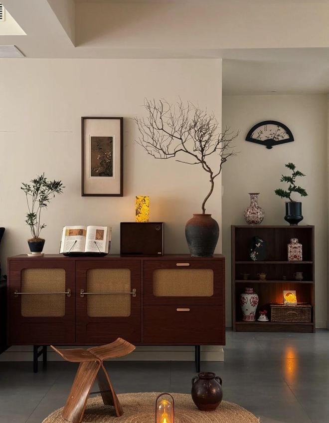 kaiyun入口：简约线条打造优雅居家氛围(图2)