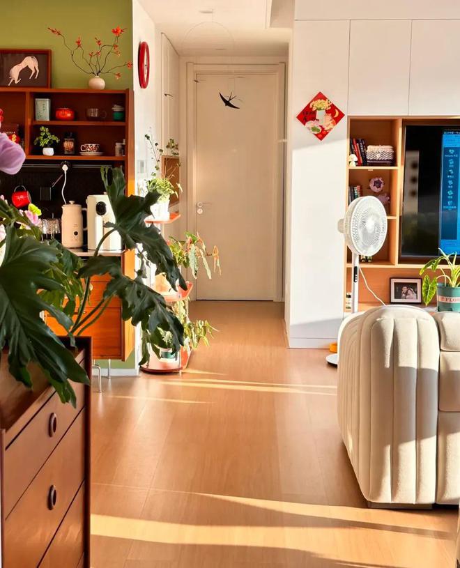 kaiyun：浙江一女子晒两个人住108的家不拆不改将原木风格做到极致太爽啦！(图3)