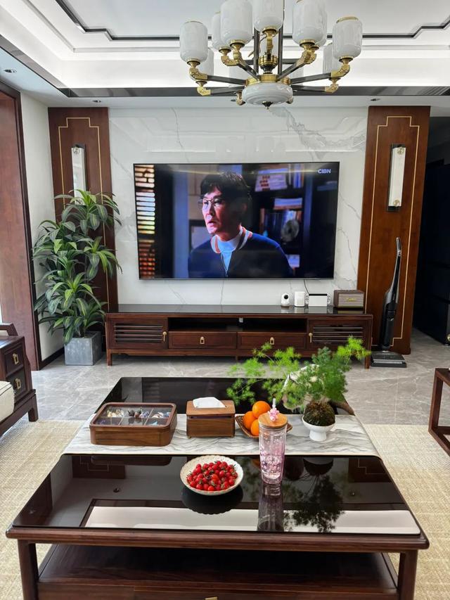 kaiyun：一位太太晒出新中式风格的家凭一个客厅吸引了上万粉丝(图4)