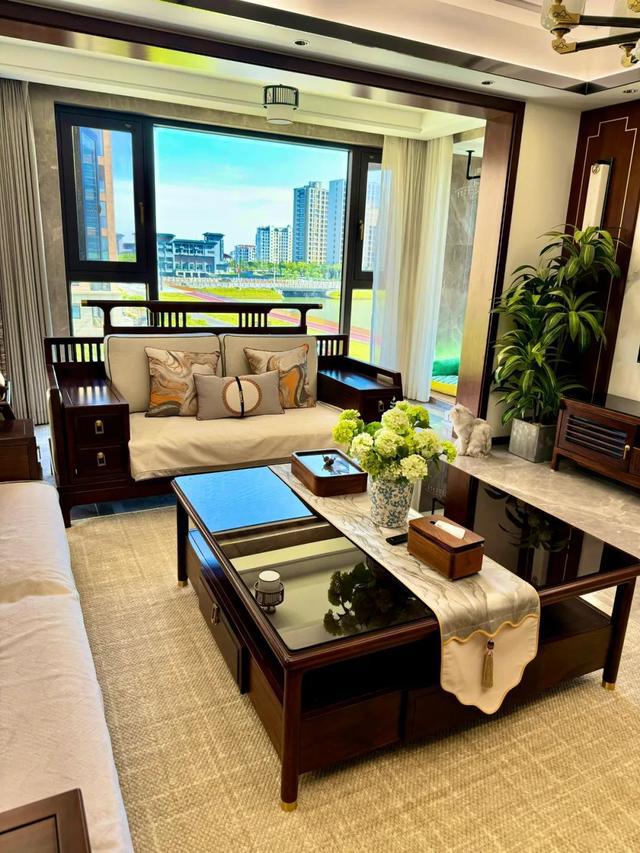 kaiyun：一位太太晒出新中式风格的家凭一个客厅吸引了上万粉丝(图2)