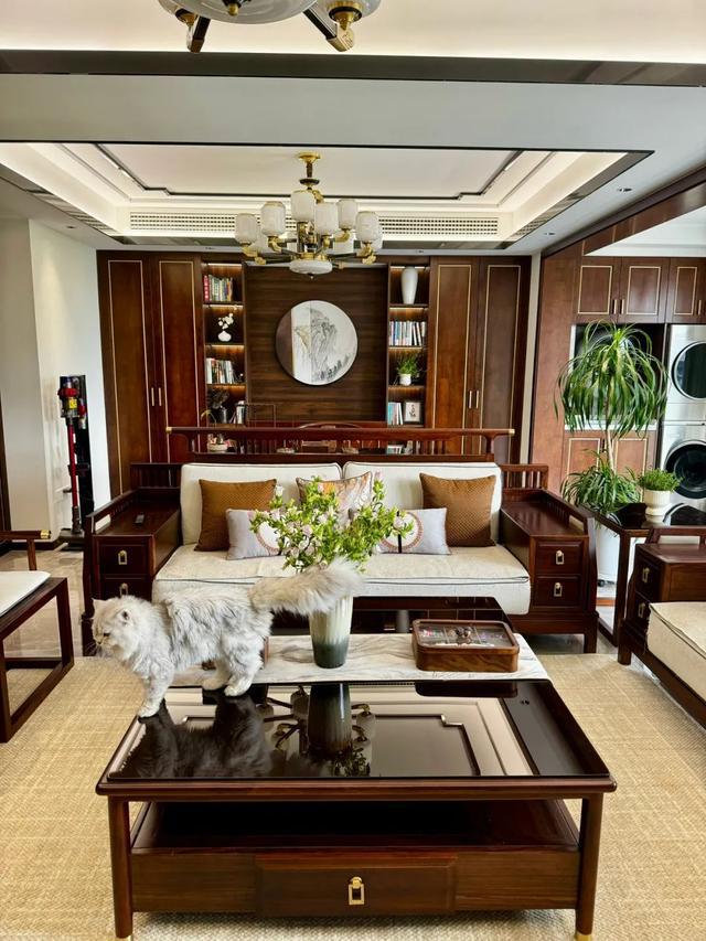 kaiyun：一位太太晒出新中式风格的家凭一个客厅吸引了上万粉丝(图6)