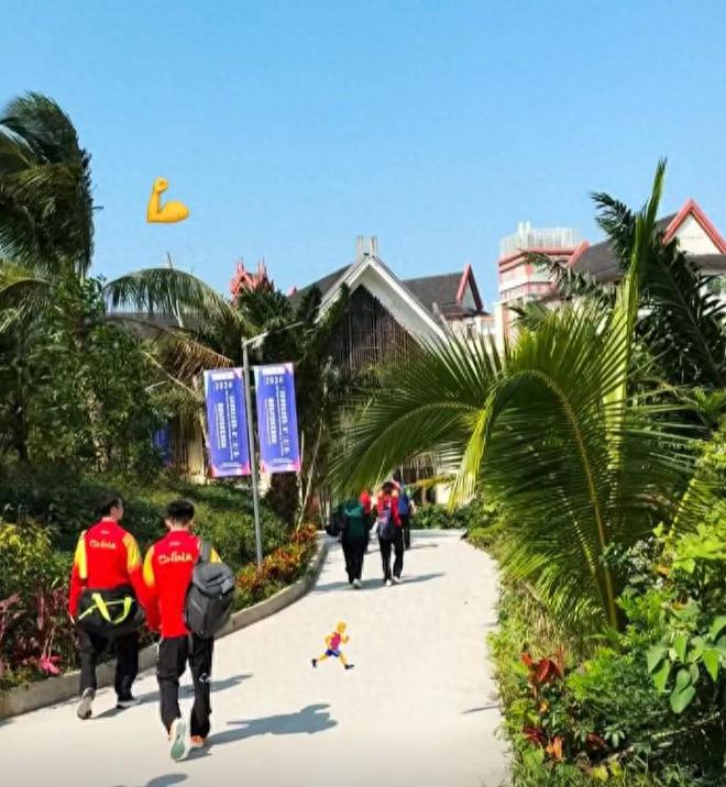 曼昱最新杂志封面曝光身穿简单西装衬衫高级感满满气质似超模