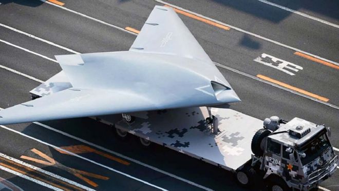 被称“无人机航母”中国海军获“新海上战力”外媒关注四川舰带来新突破(图3)