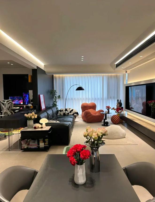 kaiyun：湖南女子晒一家三口住108㎡的家用“省钱”的方式做出“很贵”的极简风太会装修了！(图2)