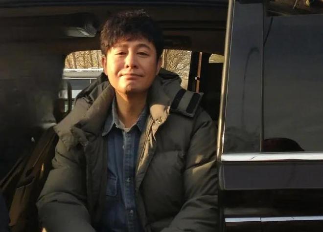 被4位名导力挺的张颂文和被全网踩的赵露思揭开娱乐圈遮羞布(图7)