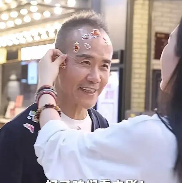 kaiyun：74岁王石携44岁妻子上杂志豪宅曝光睡10万床田朴珺谈相处秘诀(图5)