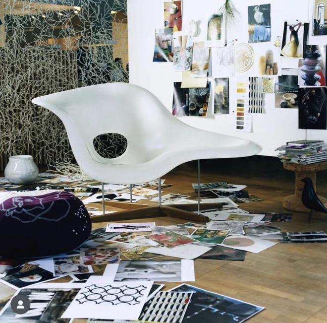 kaiyun网站：开扒Jennie新MV！她坐过的这些中古名椅暗藏百万级审美！(图28)