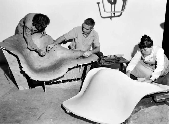 kaiyun网站：开扒Jennie新MV！她坐过的这些中古名椅暗藏百万级审美！(图30)