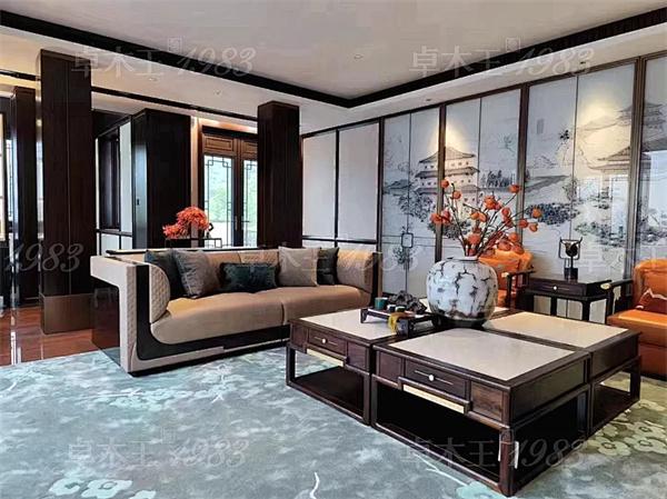 kaiyun：红木整装：文化交融下的东方叙事与现代探索卓木王红木(图2)