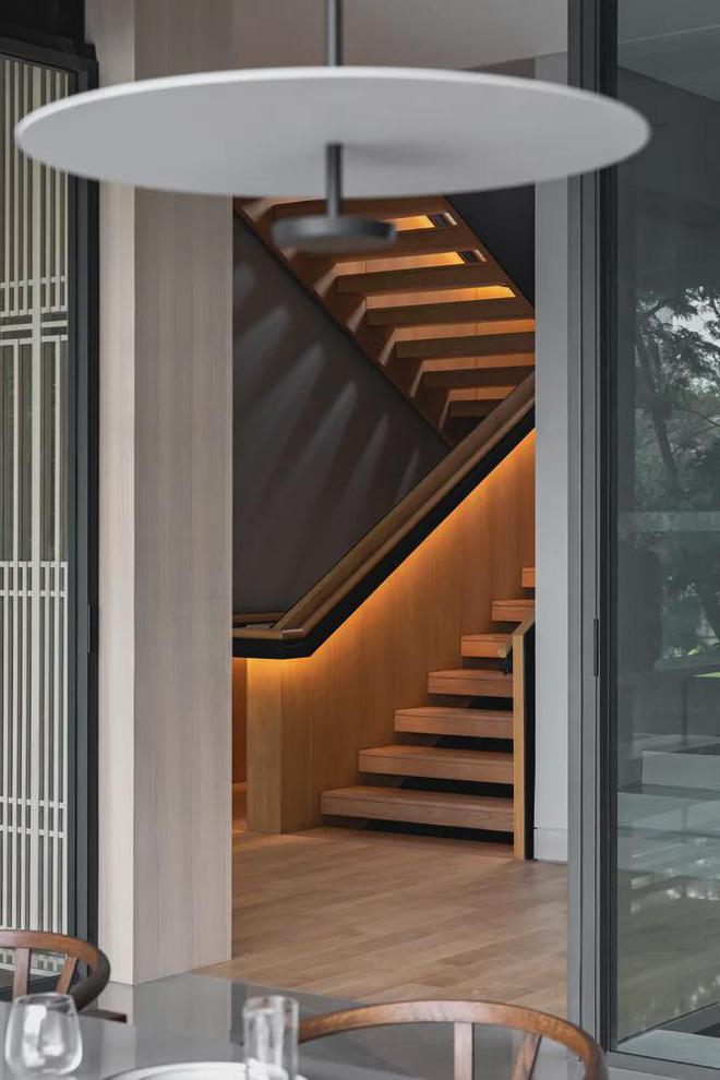 印尼千平被动式大宅巧用自然通风与采光打造舒适宜居空间(图9)