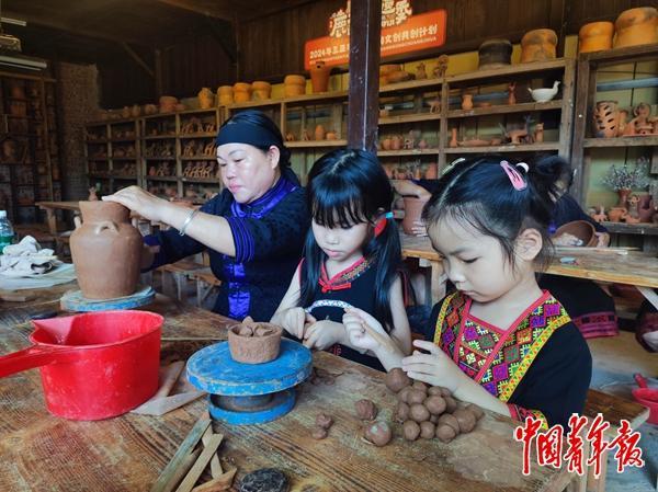 年轻人成非遗工坊“掌门人”乡村正在发生什么｜文化中国行(图2)