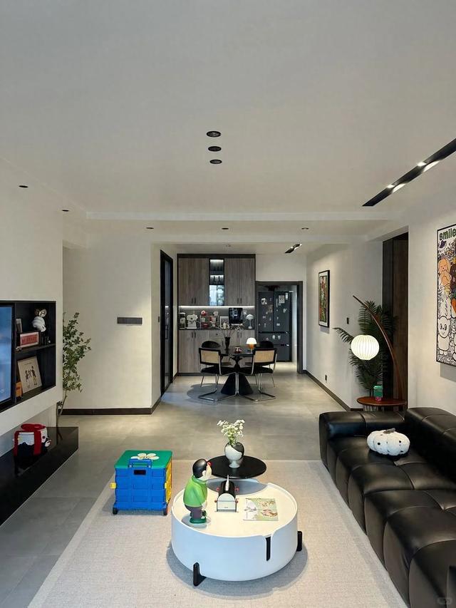 一户人家简约装修走红靠一个电视墙让无数人模仿