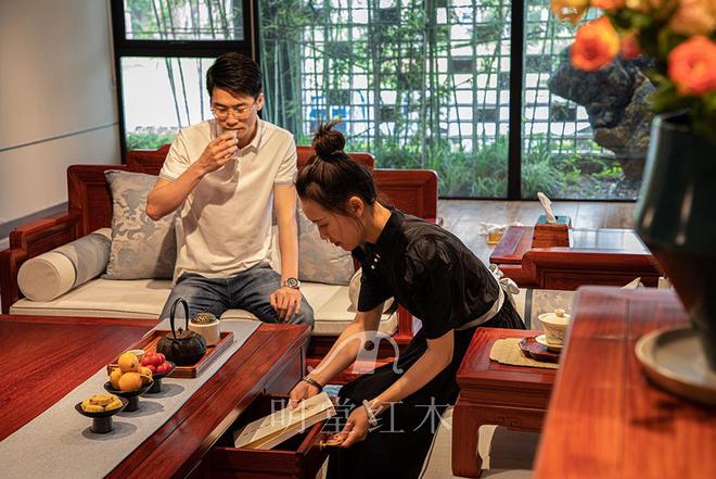 揭秘红木整装品牌匠心之作：打造家居高贵气质(图2)