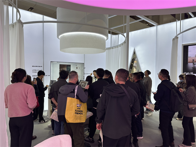 kaiyun网站：暗壳AI闪耀深圳家居设计周：产品升级亮相全面赋能全球家居行业(图2)