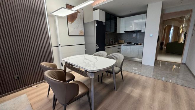 kaiyun入口：打造品味生活空间全包圆玛奇朵样板间展现极简魅力(图4)