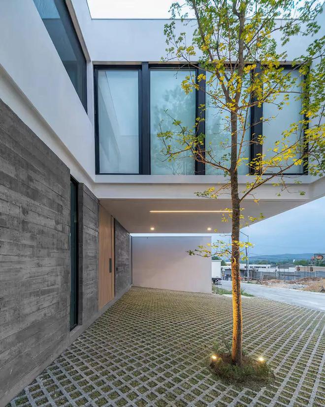 kaiyun入口：墨西哥圣地亚哥住宅设计突破传统人与自然的和谐共生(图4)