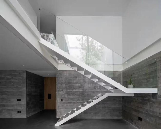 kaiyun入口：墨西哥圣地亚哥住宅设计突破传统人与自然的和谐共生(图2)