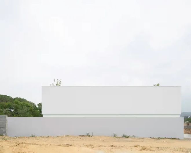 kaiyun入口：墨西哥圣地亚哥住宅设计突破传统人与自然的和谐共生(图6)