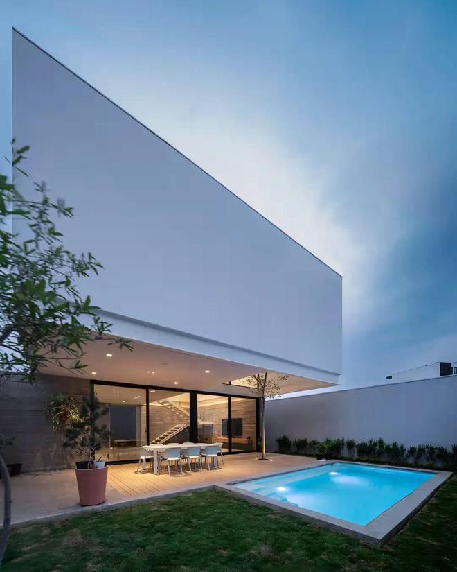 kaiyun入口：墨西哥圣地亚哥住宅设计突破传统人与自然的和谐共生(图7)