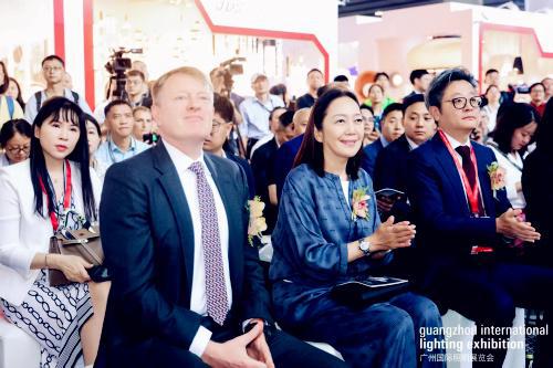 2025年广州国际照明展览会盛大开幕：全新“光场景实验室”活