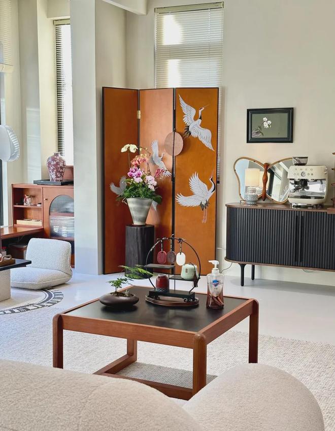 浙江95后280平大宅火了竟因4平阳台出圈新中式美翻网友(图4)