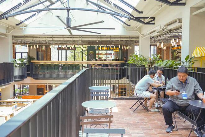 kaiyun：当智慧遇见烟火：上海爱芯鲜如何引爆当下智慧生鲜市集新玩法？(图3)