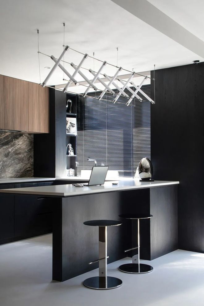 陈洁新作143㎡四居室精装格局重组打造单身女主的暗黑系互动奢