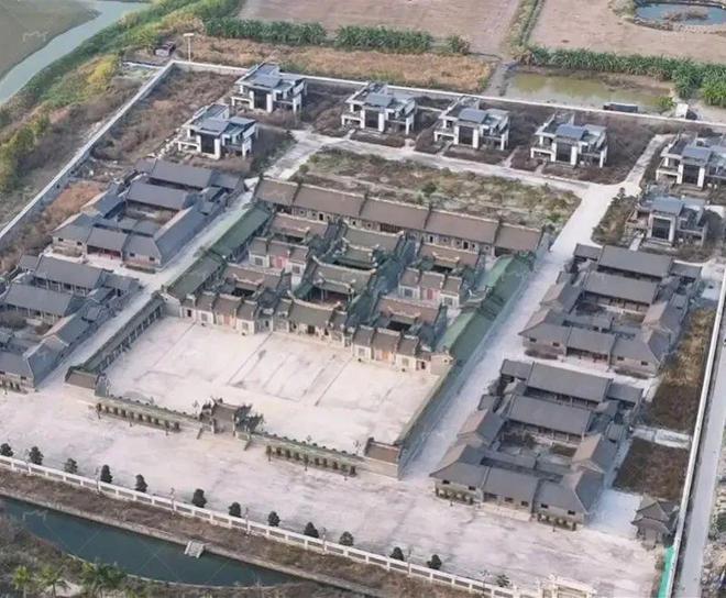 哈佛演讲女生引发争议K11ELYSEA落户淮海中路汕头过亿违建豪宅被拆除(图8)