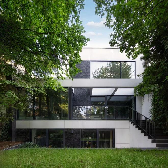 kaiyun入口：M8住宅：从“丑小鸭”到现代美学的蜕变(图6)